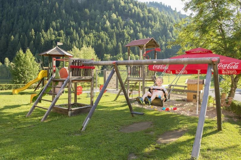 Grosser Kinderspielplatz an der Sonnenterasse