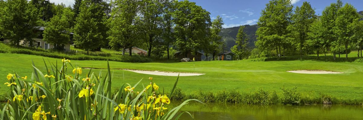 Golfspielen am 18-Loch Golfplatz Goldegg